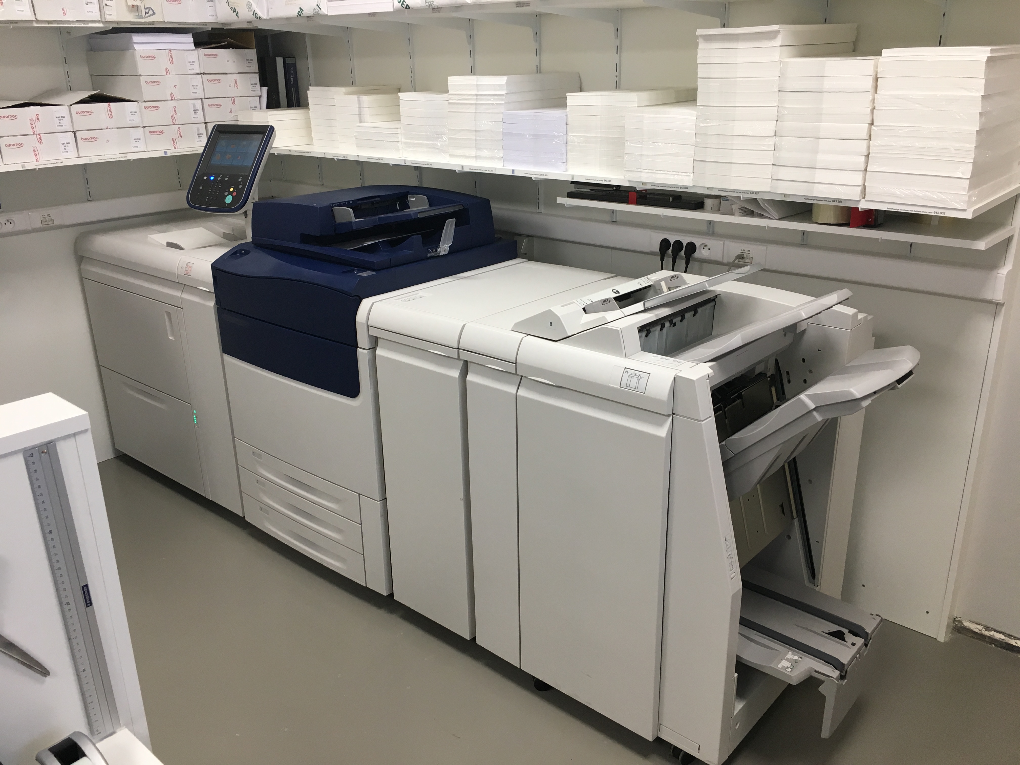 Home Om Printers & Traders